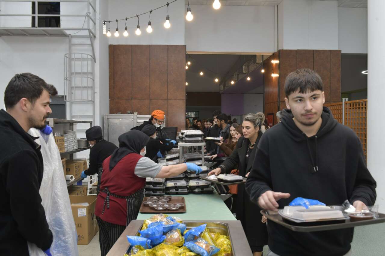 MSKÜ’de Ramazan Sofrası: Öğrenciler ve Protokol Aynı Sofrada 2